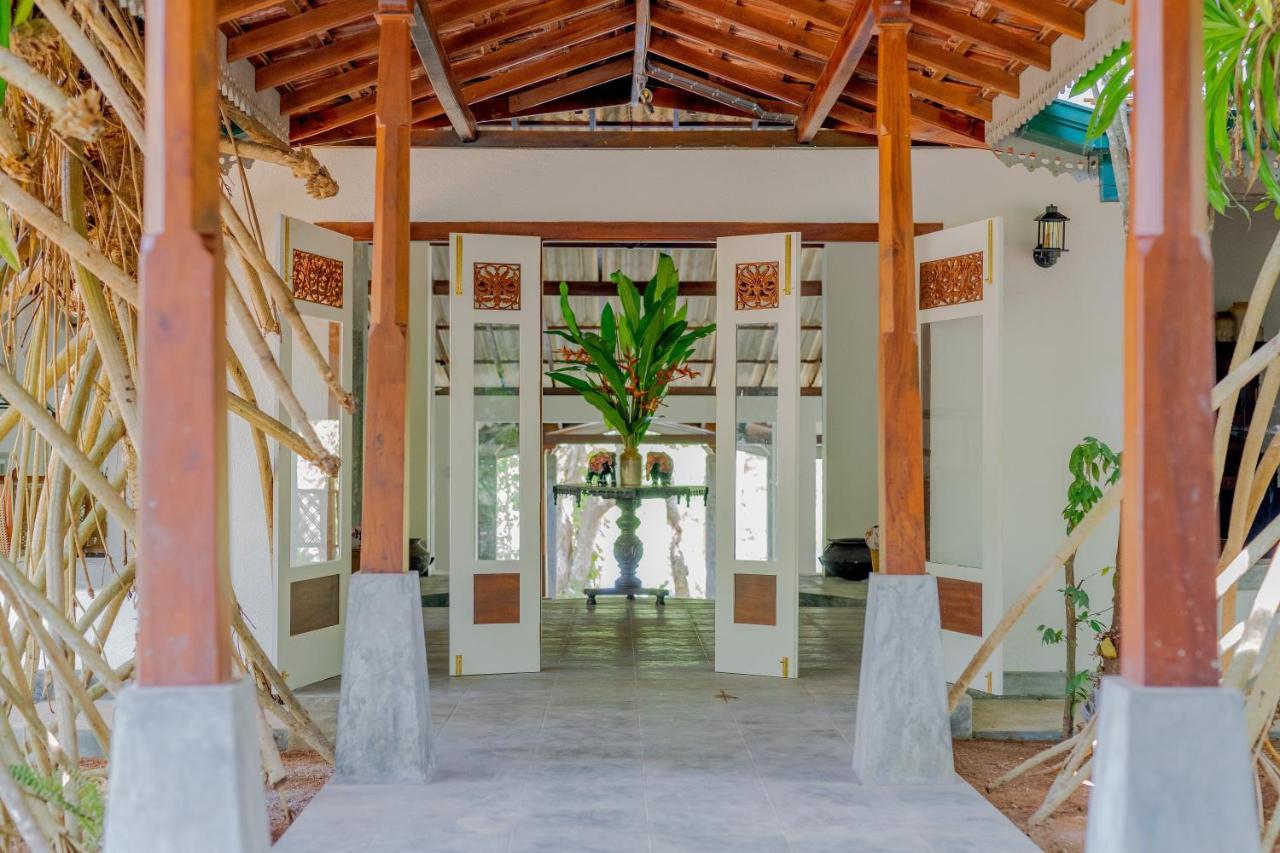 Villa Birdlake Хиккадува Экстерьер фото