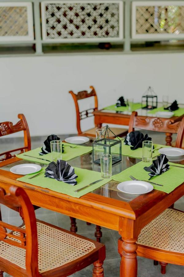 Villa Birdlake Хиккадува Экстерьер фото