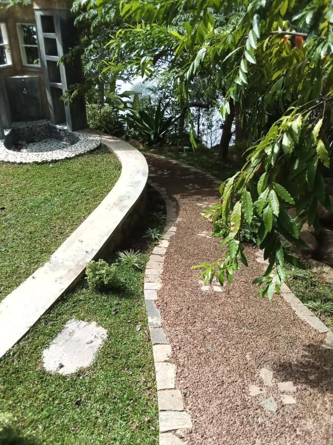 Villa Birdlake Хиккадува Экстерьер фото