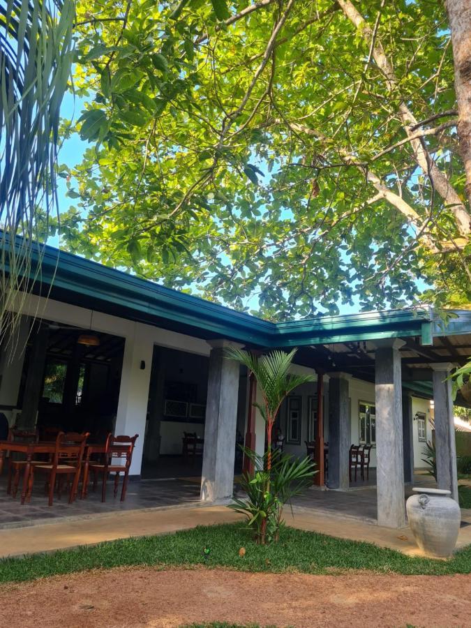 Villa Birdlake Хиккадува Экстерьер фото