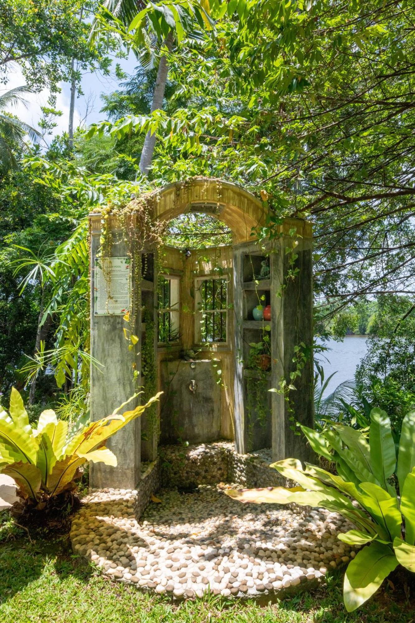 Villa Birdlake Хиккадува Экстерьер фото