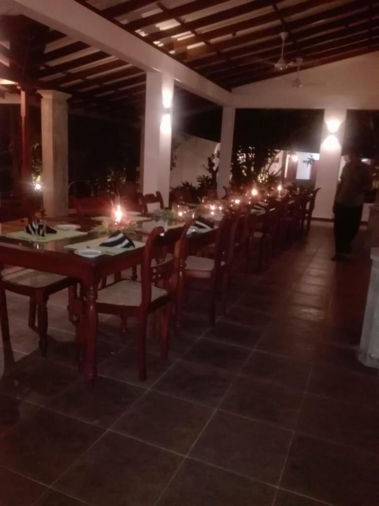Villa Birdlake Хиккадува Экстерьер фото