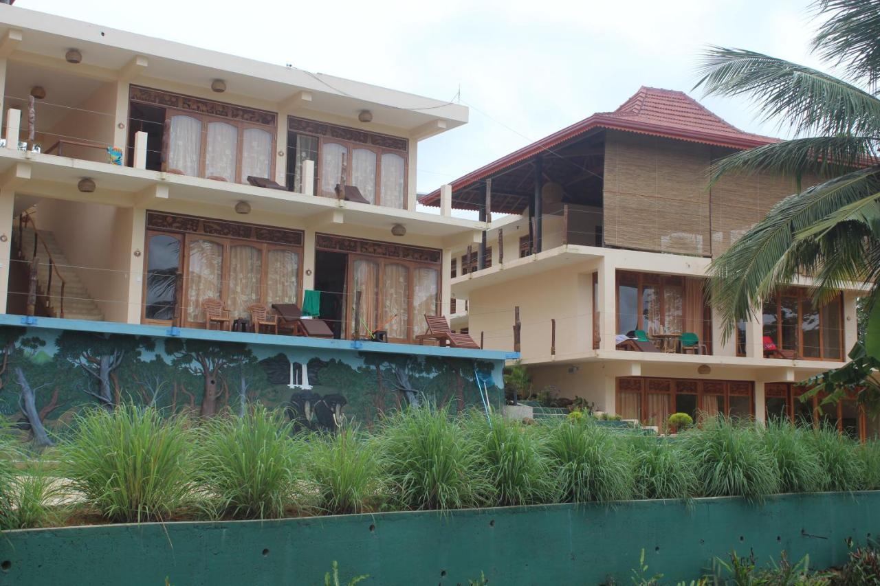 Villa Birdlake Хиккадува Экстерьер фото