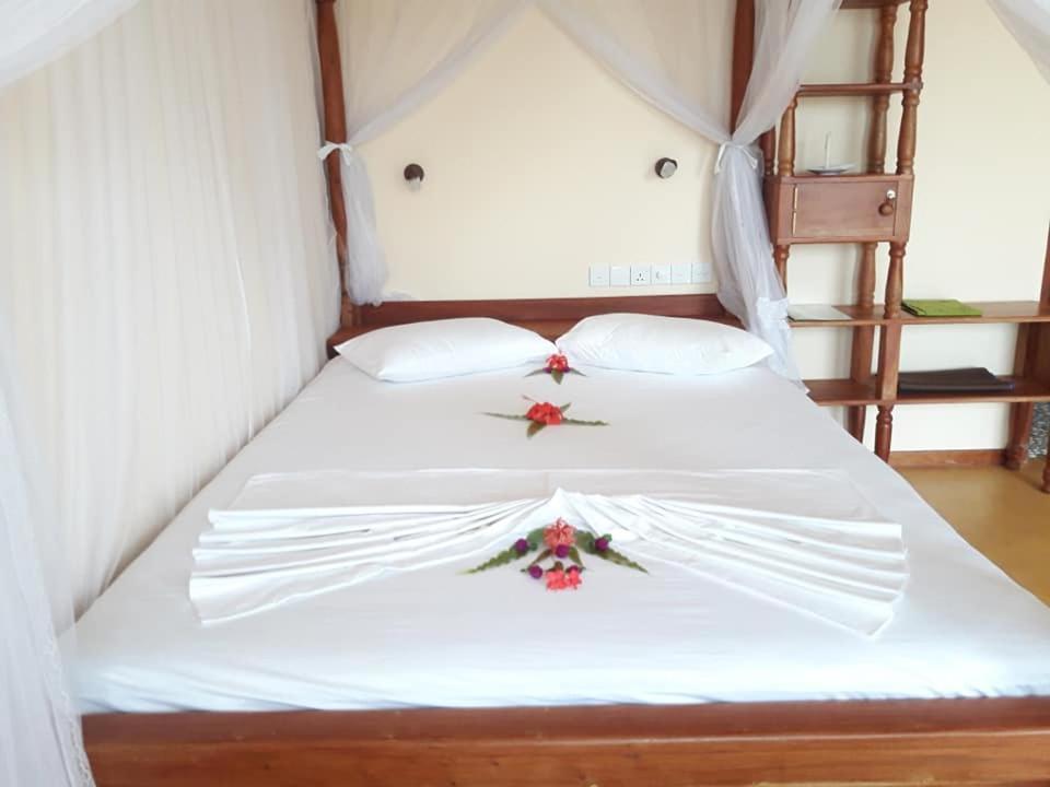 Villa Birdlake Хиккадува Экстерьер фото
