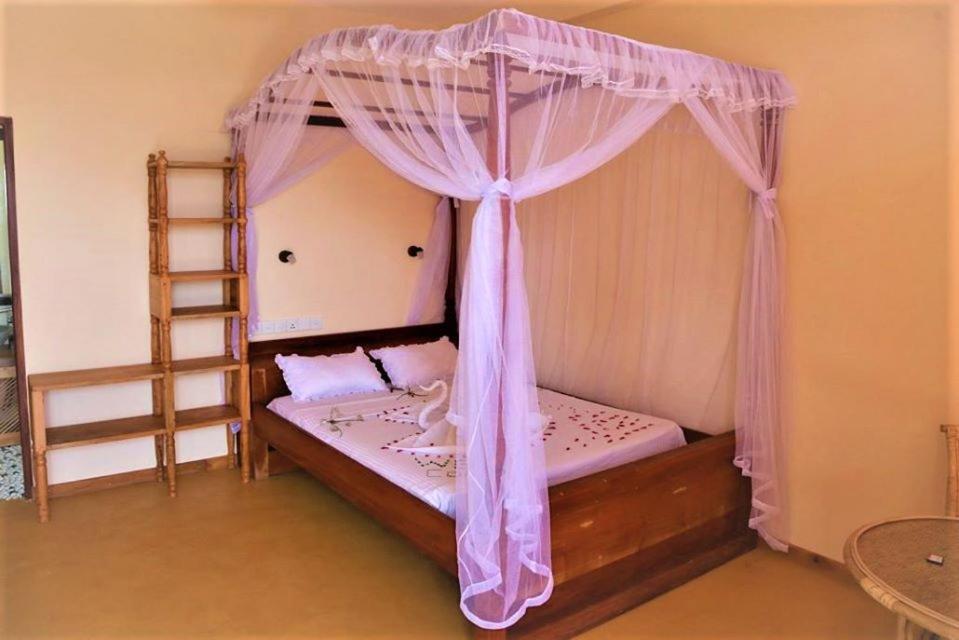 Villa Birdlake Хиккадува Экстерьер фото